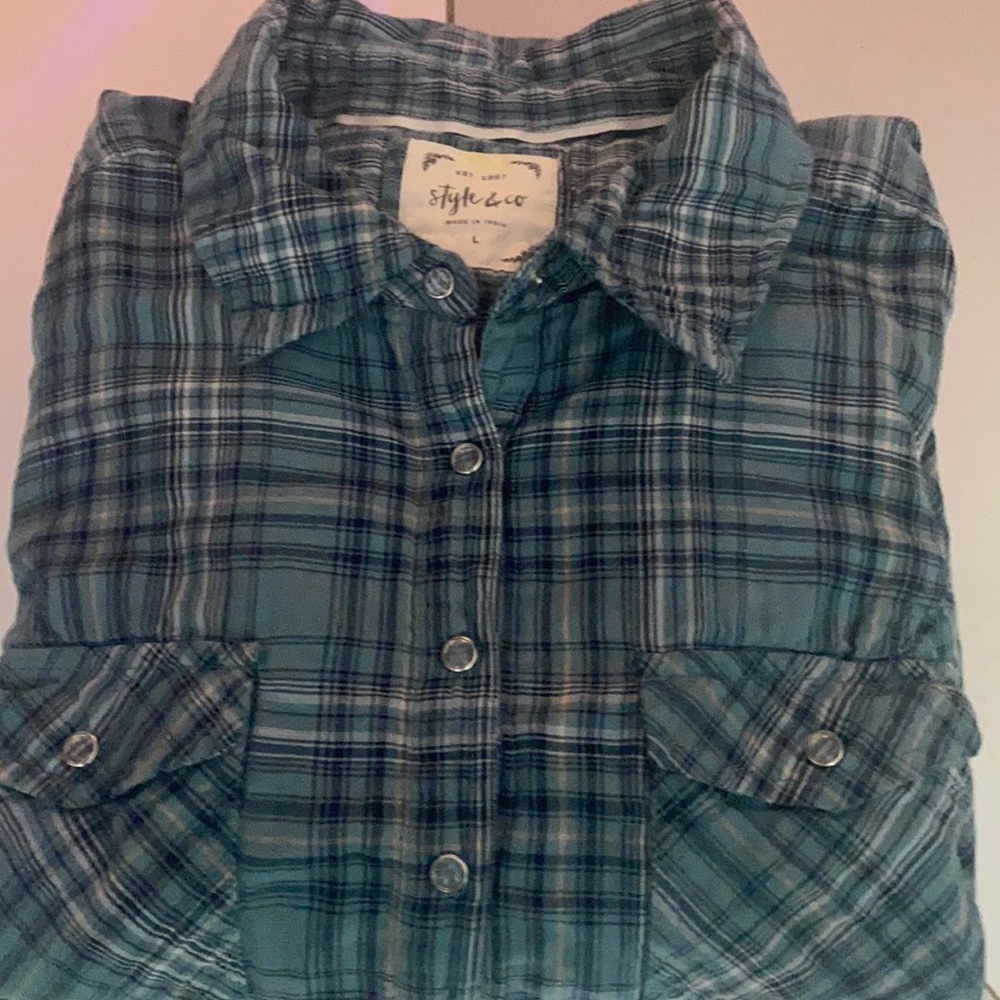 XS Green pearled snap button flannel 🔥🔥